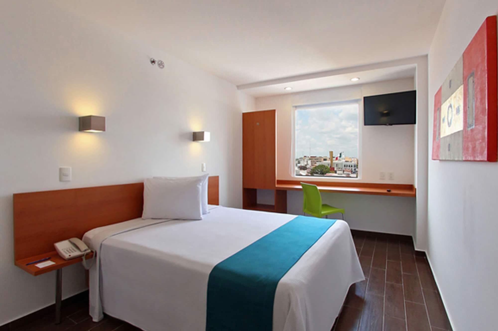 One Silao Hotel Exterior photo